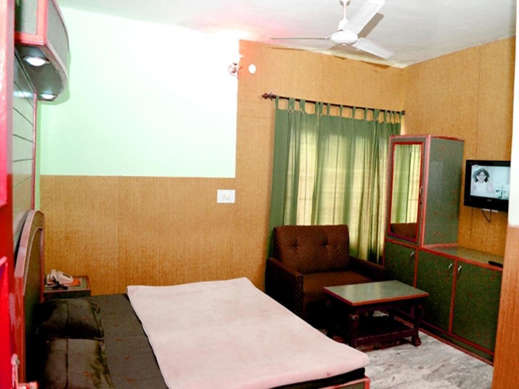 Kasauli Hotel Puri Camera foto